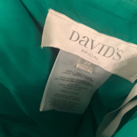 Green Dress - Picture 6 of 7